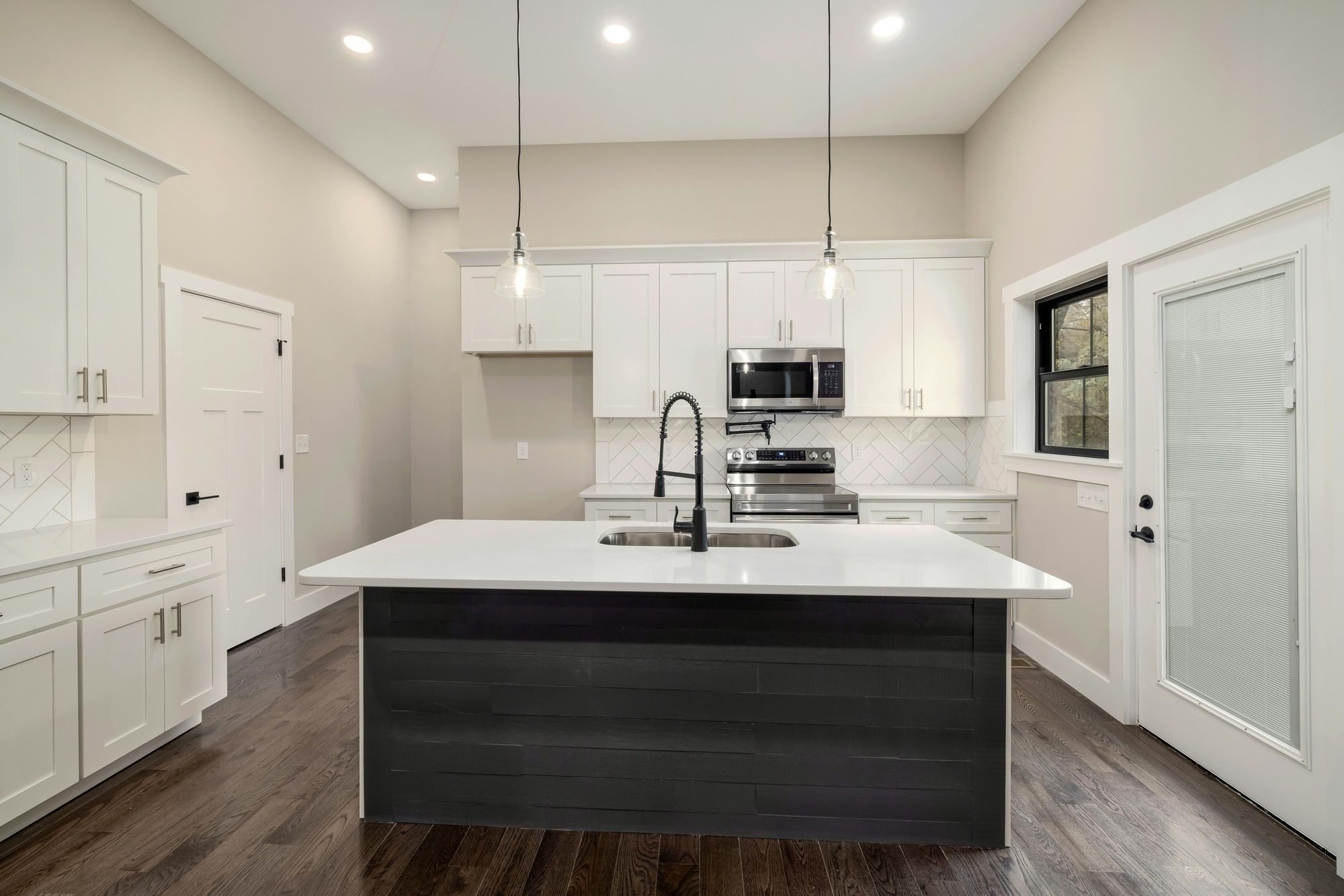 Modernova – Rénovation Intérieure & Armoires Sur Mesure | Montréal & Québec